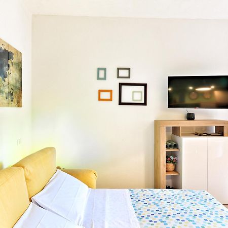 Apartamento Bilocale, Vicino Al Centro Milán Exterior foto